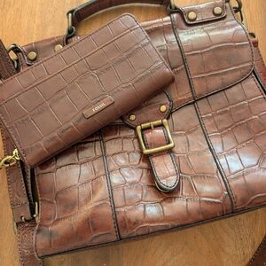 FOSSIL Vintage Reissue Crocodile-Embossed Leather Crossbody & Matching Wallet